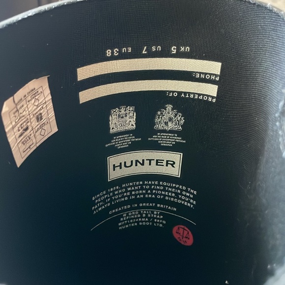 Hunter rain boots. Woman’s size 7 , tall - Picture 3 of 10